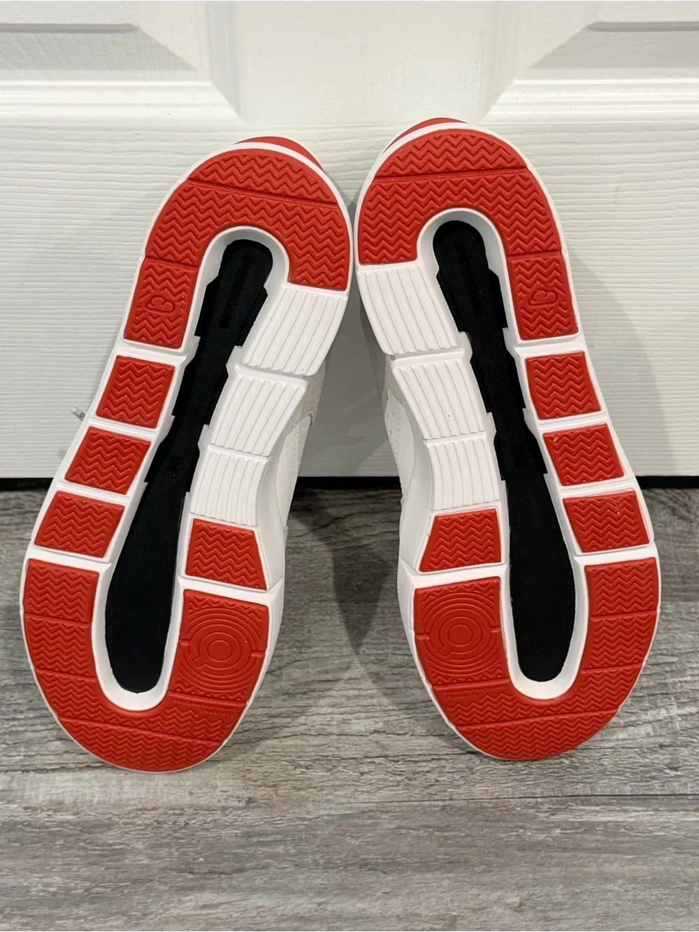 On NWB Roger Clubhouse Tennis Shoe, men’s 8.5